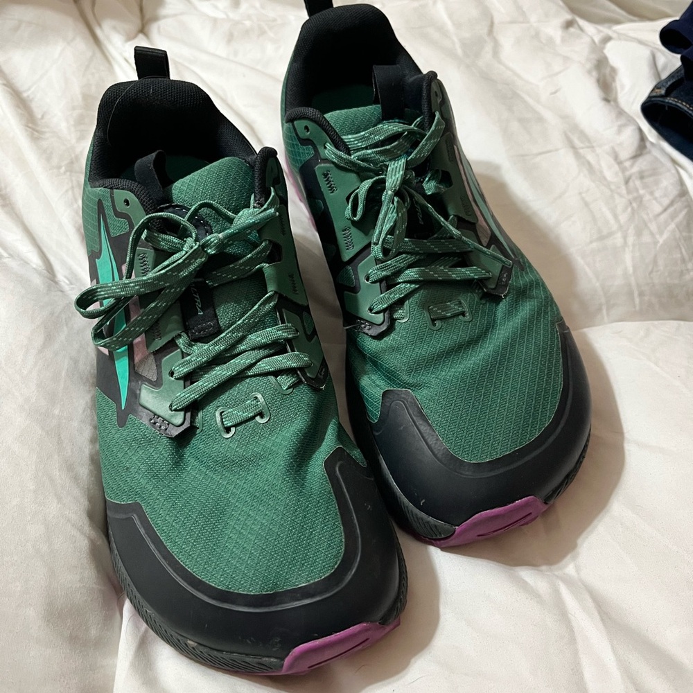 Altra Men’s Lone Peak 7 size 9.5 shoes